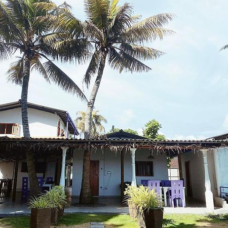 Together Beach House Midigama Exterior photo