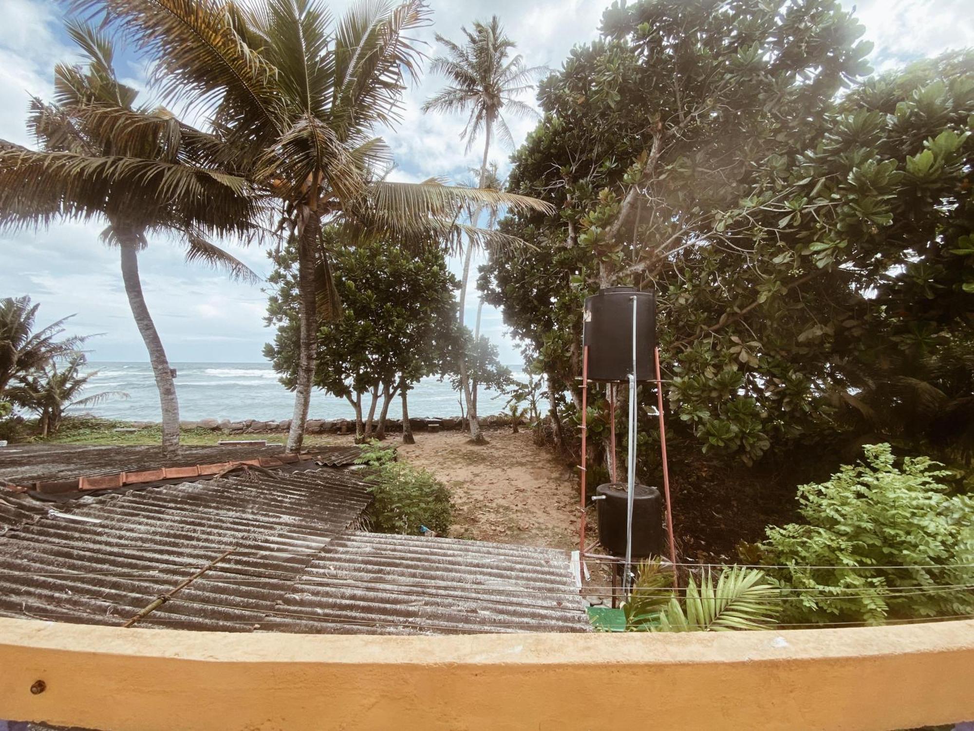 Together Beach House Midigama Exterior photo