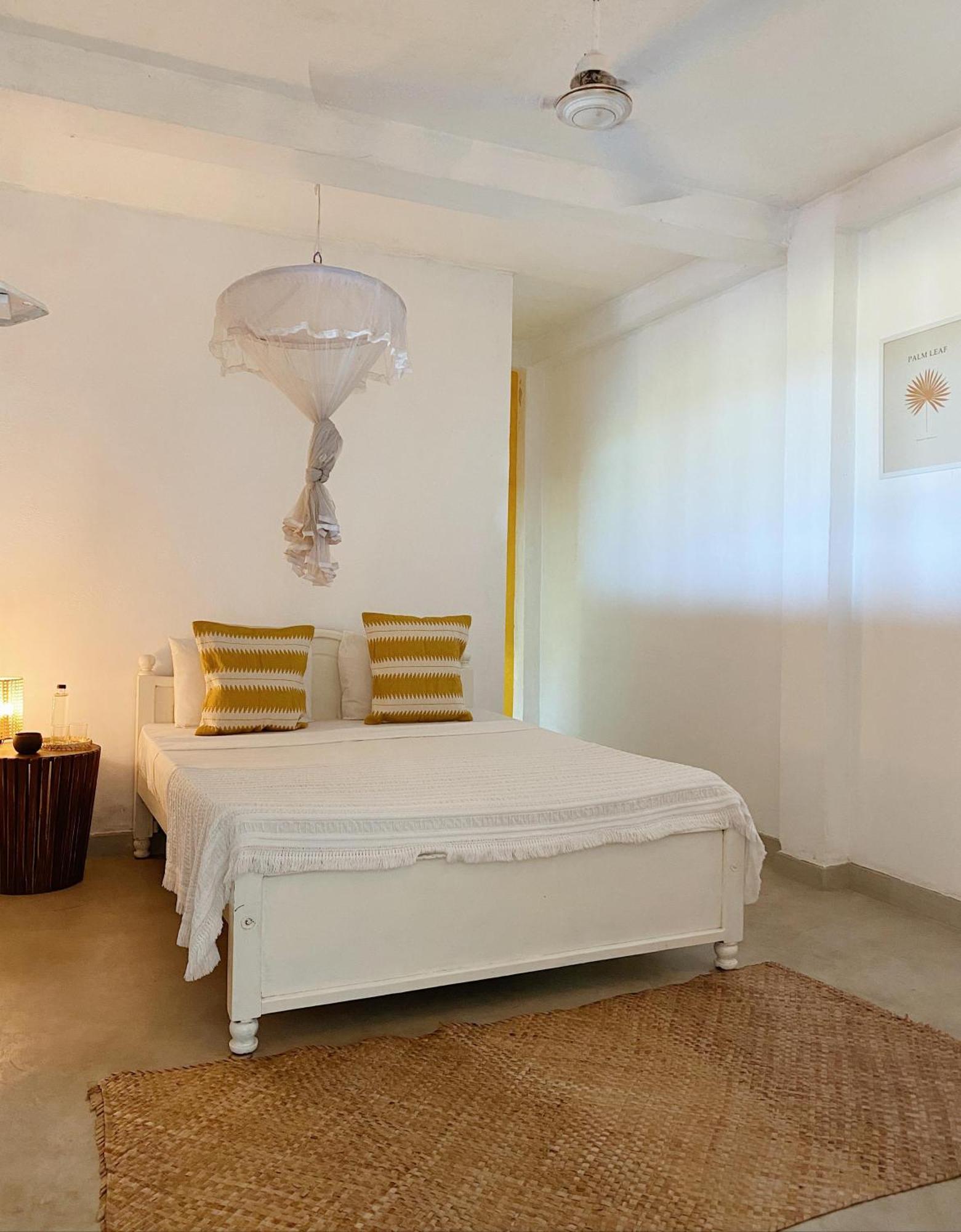 Together Beach House Midigama Exterior photo